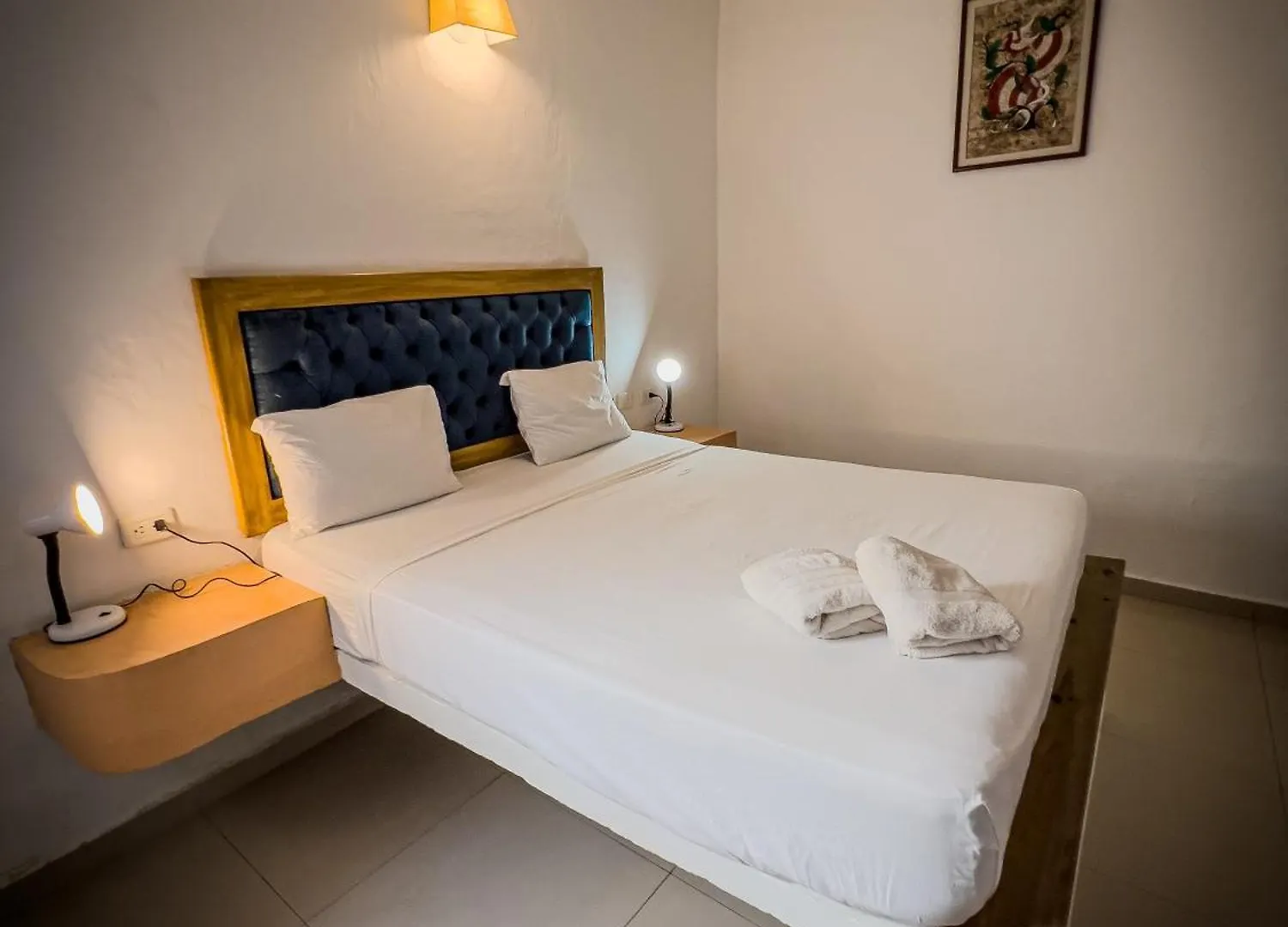 The Blue House Hostel Santa Marta  Bed & Breakfast