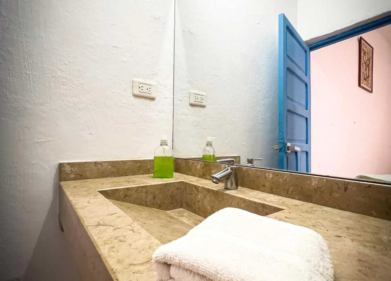 The Blue House Hostel Santa Marta  Santa Marta (Magdalena)